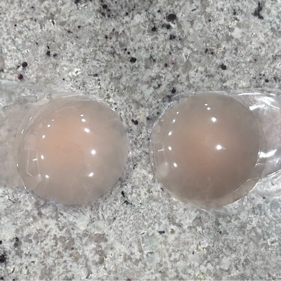 B-Six Nippies Skin Lift Adhesive Covers - Nordstrom Customer Return Size 1 A-C - Picture 5 of 7